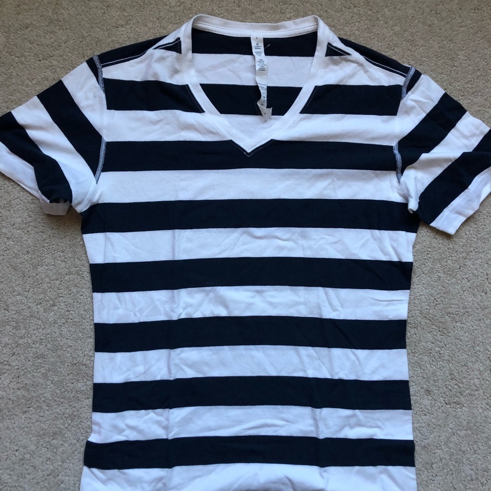 8 Lululemon V-neck t-shirts (size small)